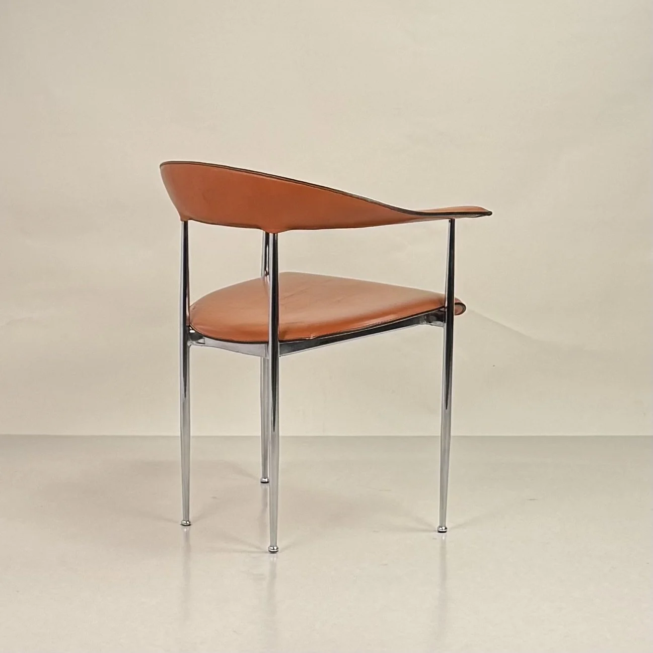 Pair of Vintage Cognac Leather P40 Chairs by Vegni & Gualtierotti